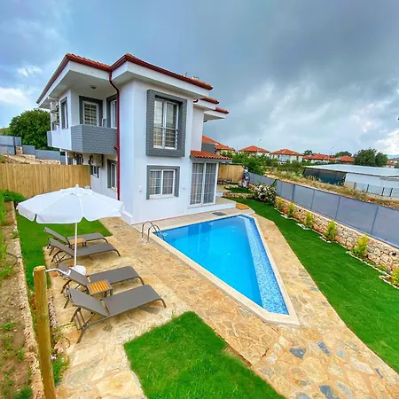 Villa 77 *